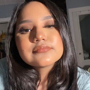 Meet your Posher, Iris